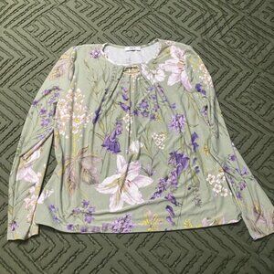 Suzy Shier Green Floral Long Sleeve Top